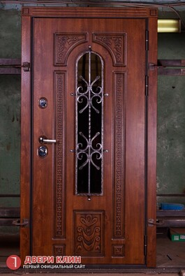 Элитная дверь с массивом дуба со стеклом и ковкой