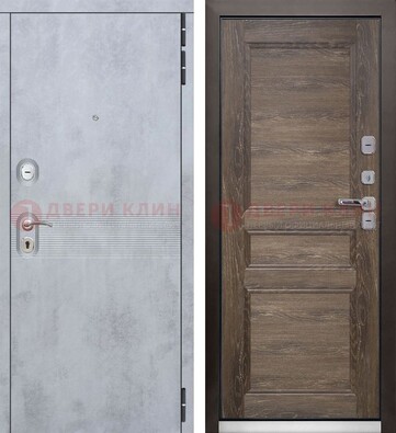Серая металлическая дверь с МДФ коричневого цвета ДМ-304 в Сергиевом Посаде