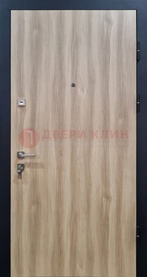 Светлая металлическая дверь с МДФ ДМ-340 в Новосибирске