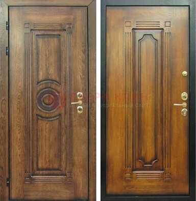 Коричневая металлическая дверь с массивом дуба с рисунком ДМД-10 в Новосибирске
