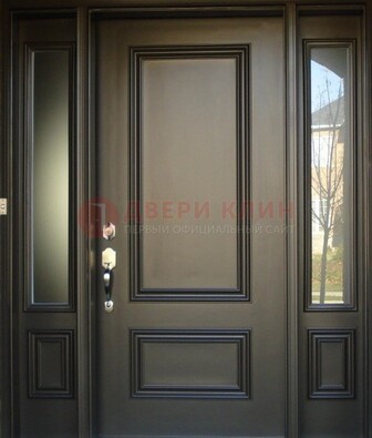 Парадная дверь с отделкой массив ДПР-65 в загородный дом в Новосибирске