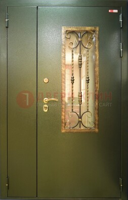 Стальная дверь со стеклом и ковкой ДСК-29 для квартиры в Липецке