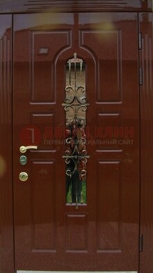Красивая металлическая дверь со стеклом и ковкой ДСК-33 в Новосибирске